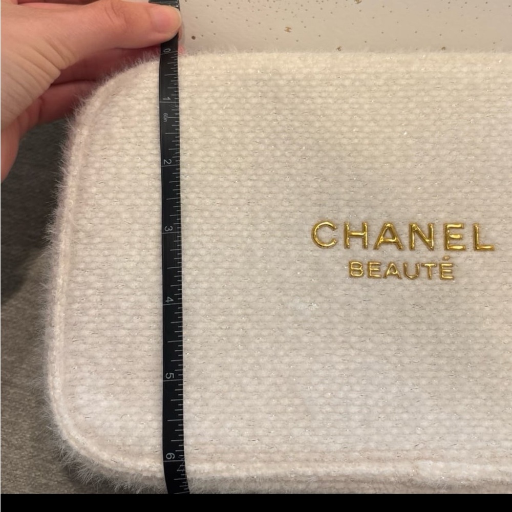 Chanel cosmetic bag brand new - Picture 4 of 6